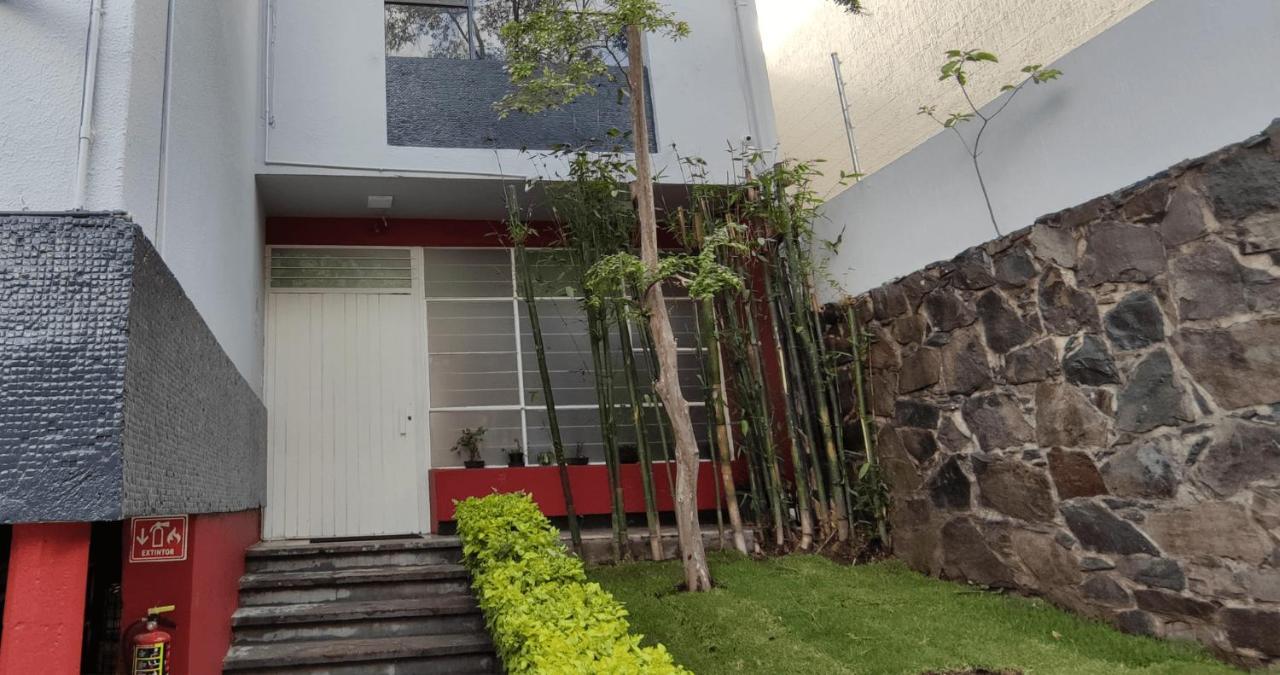 Habitaciones Privadas Con Bano Propio En Una Zona Segura Y Centrica De Guadalajara. 외부 사진