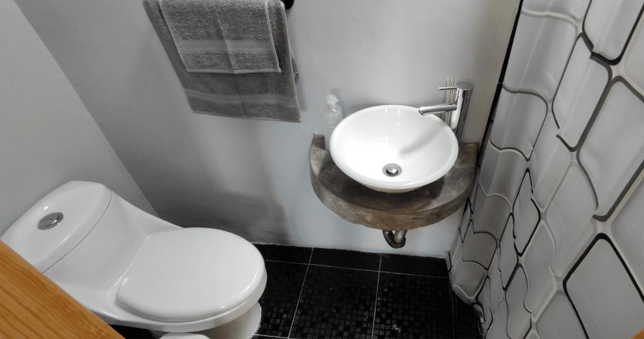 Habitaciones Privadas Con Bano Propio En Una Zona Segura Y Centrica De Guadalajara. 외부 사진