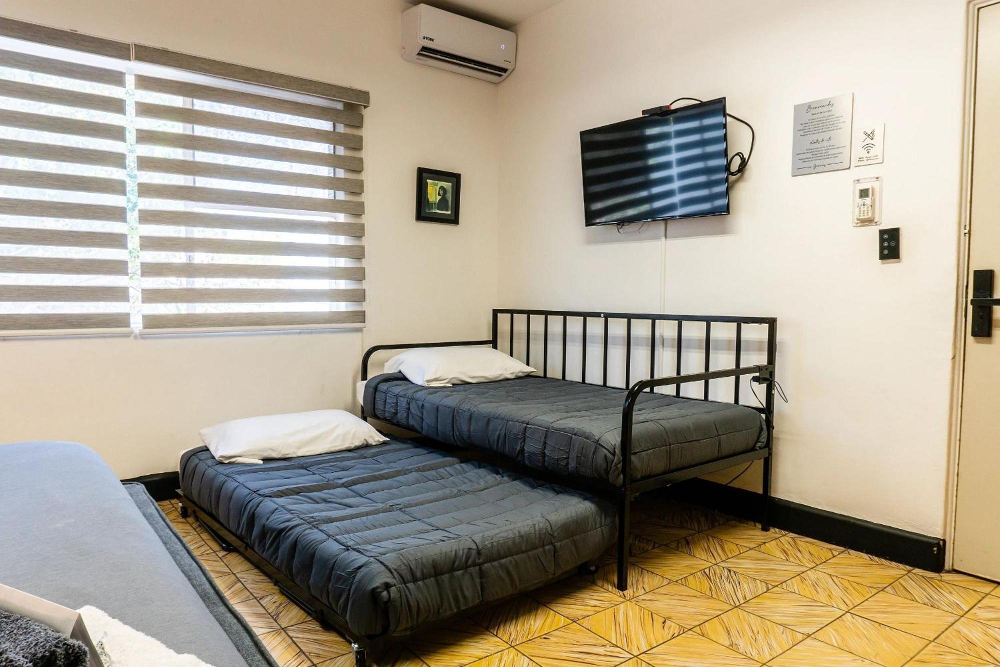 Habitaciones Privadas Con Bano Propio En Una Zona Segura Y Centrica De Guadalajara. 외부 사진